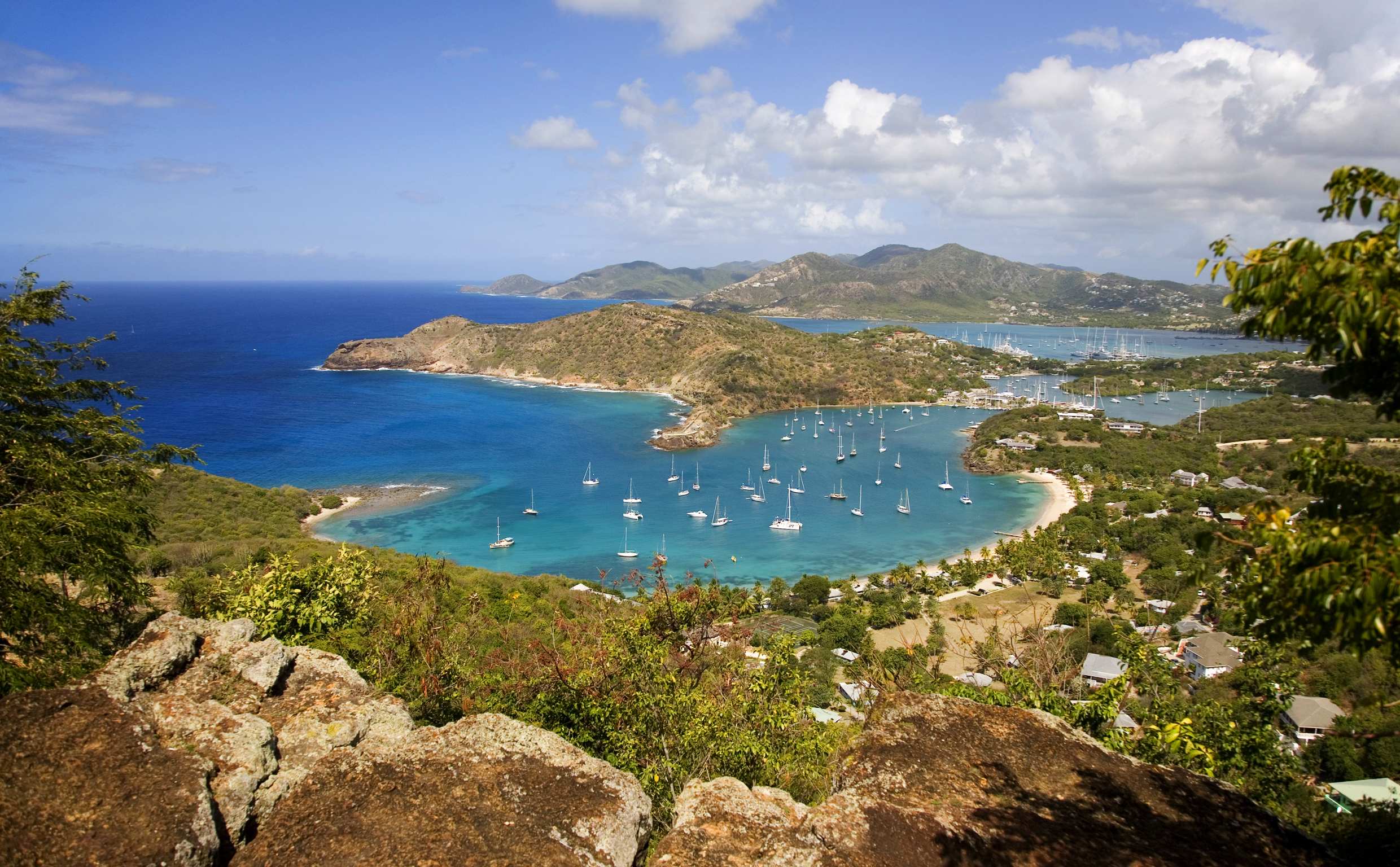 Traumhaft schöner Blick von Shirley Hights auf English Harbour