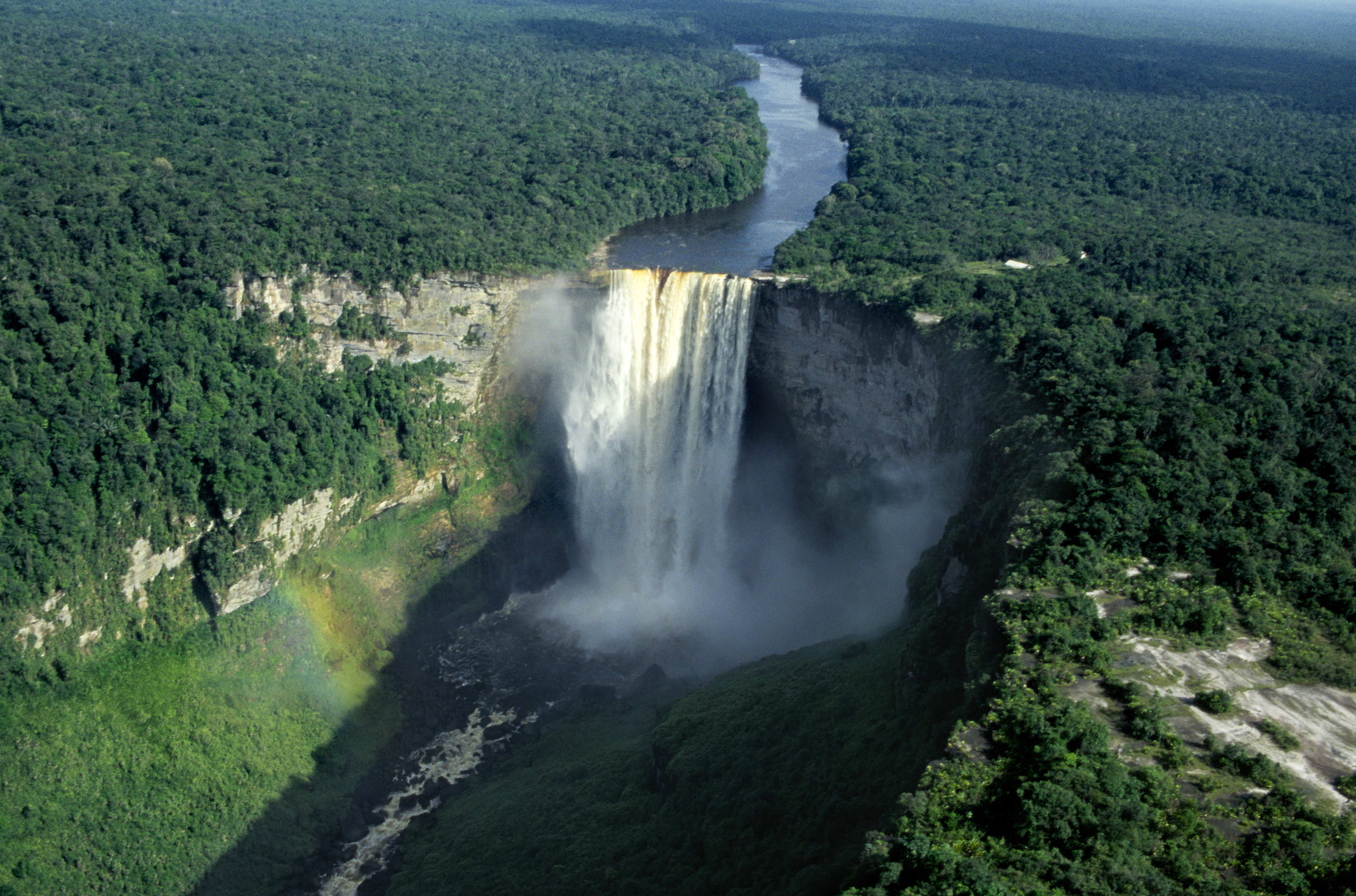 Kaieteur Fall der höchste Single Drop Waterfall der Welt, im Pakaraima-Gebirge, Guyana