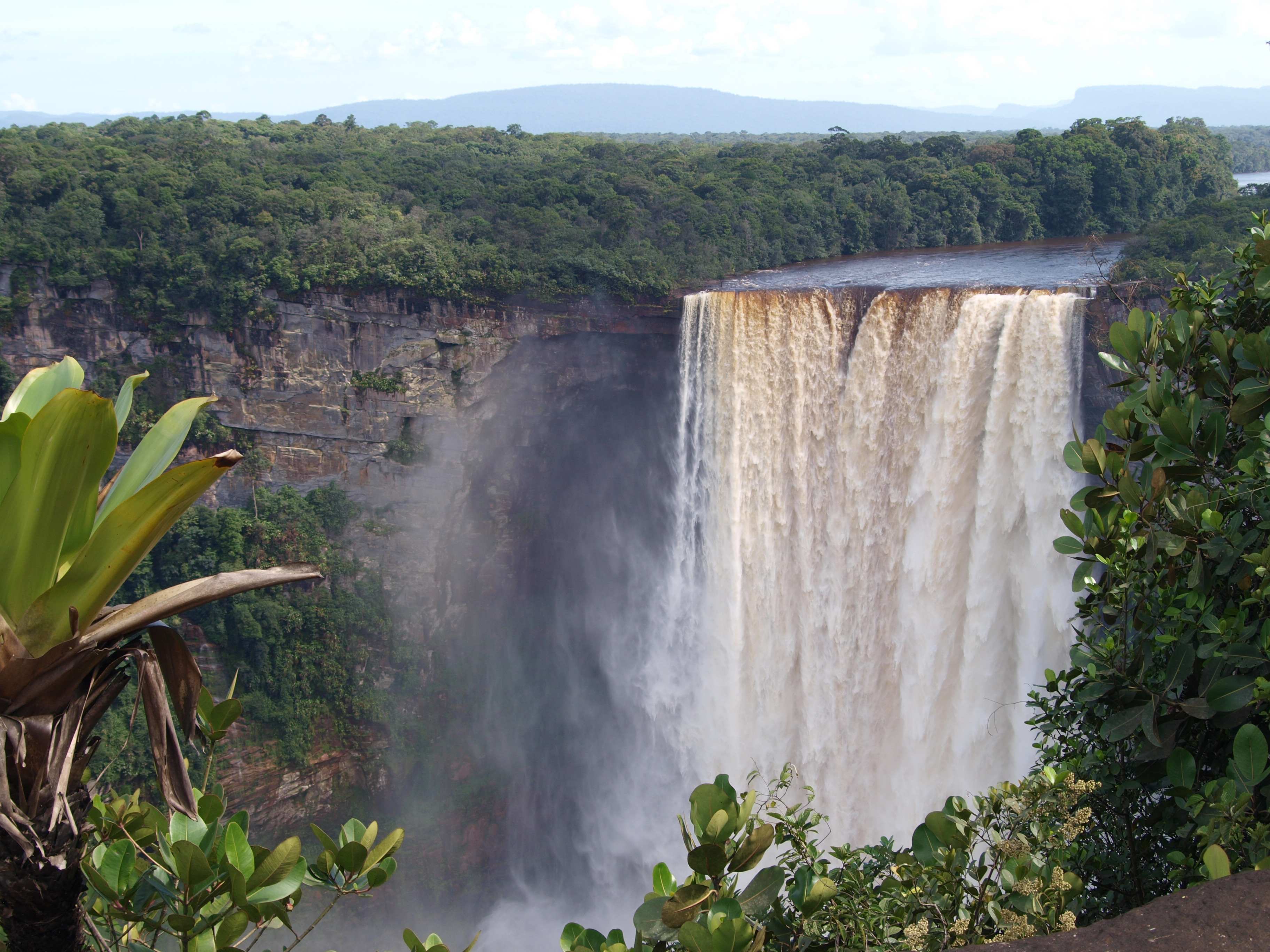 Kaieteur Fall  der höchste Single Drop Waterfall der Welt, im Pakaraima-Gebirge, Guyana