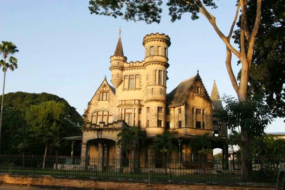 Prachtvolles Schloss Stollmeyer's Castle -im Nobelviertel von Port of Spain, Trinidad
